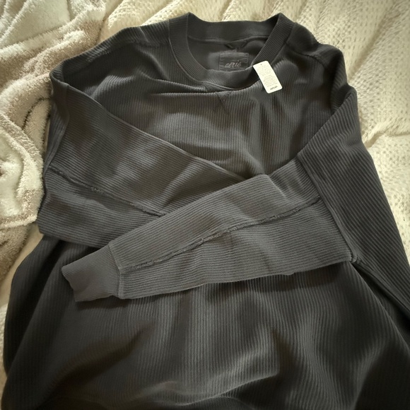 Two piece Big Chill textured crew sweatshirt and matching joggers from Aerie. - Picture 3 of 6